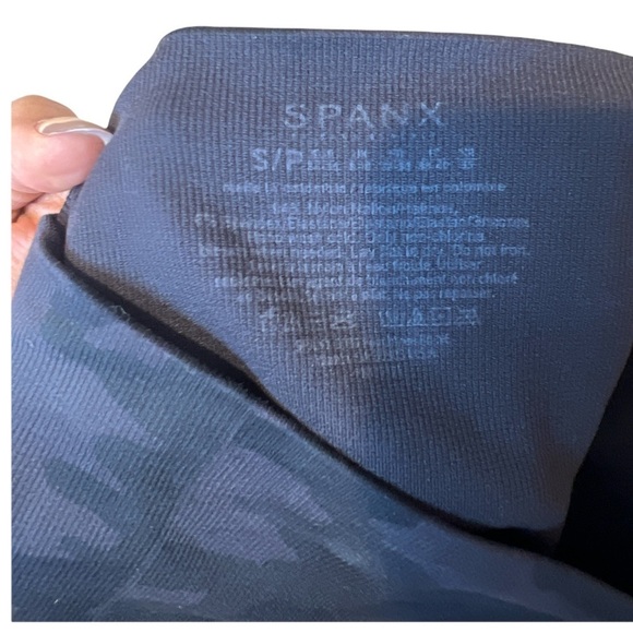 SPANX Look at Me Now Seamless Camo Leggings Size S - Picture 4 of 4